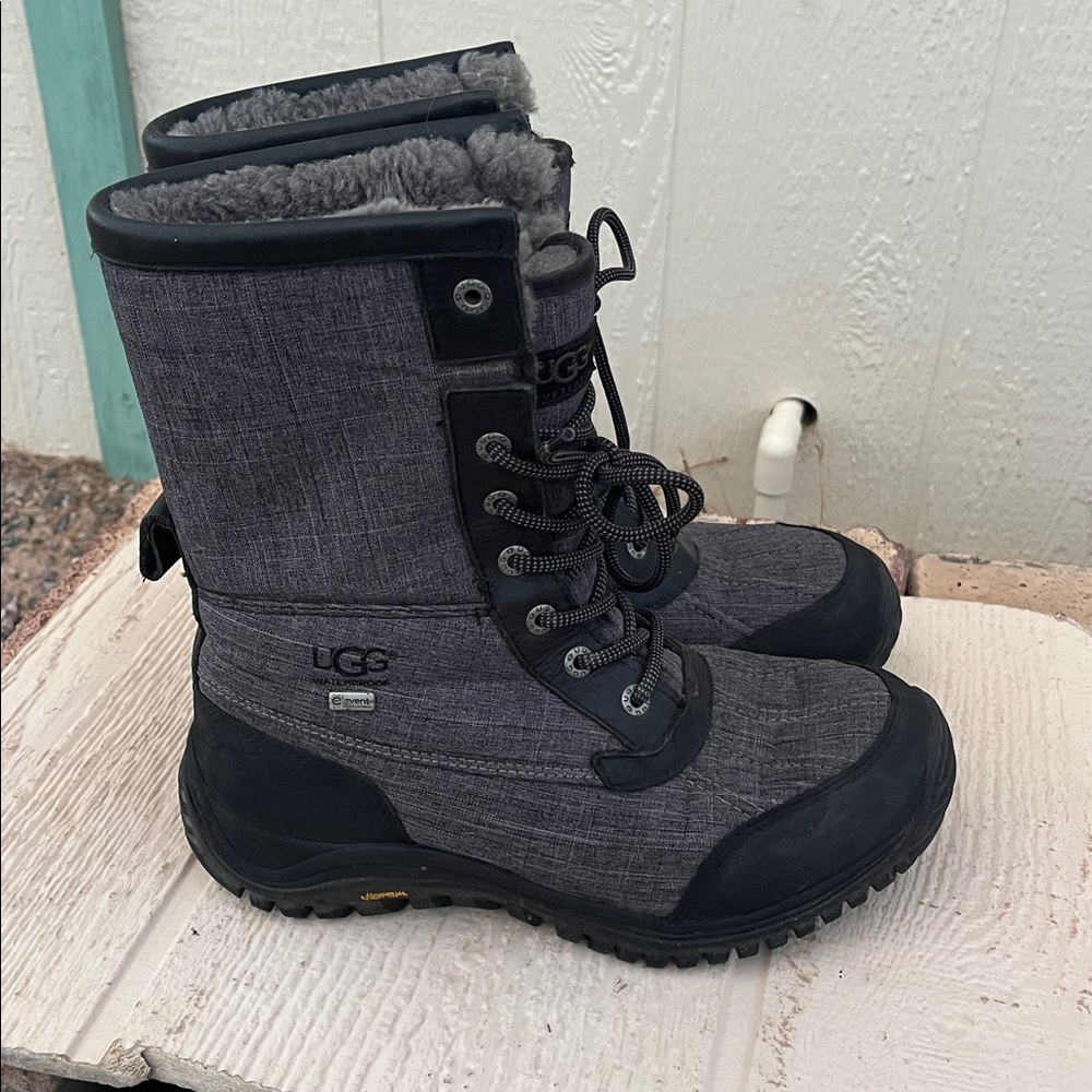 Ugg Adirondack II Waterproof Boots 1005589 size 9